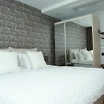 Lovely One One Bdroom-836