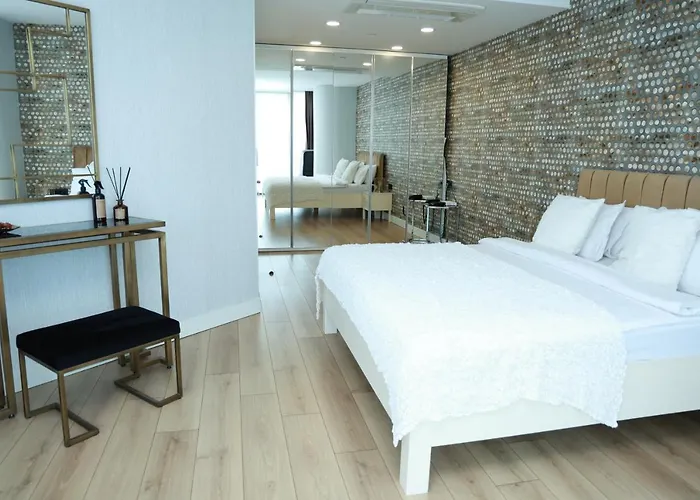 Lovely One One Bdroom-836