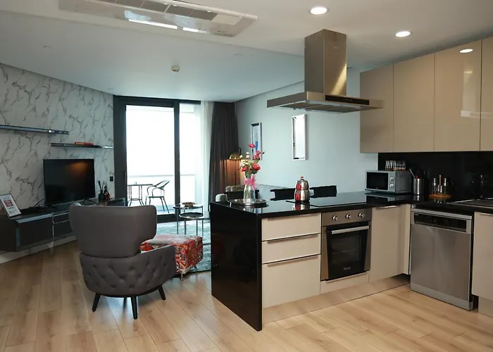 Lovely One One Bdroom-836 公寓 *